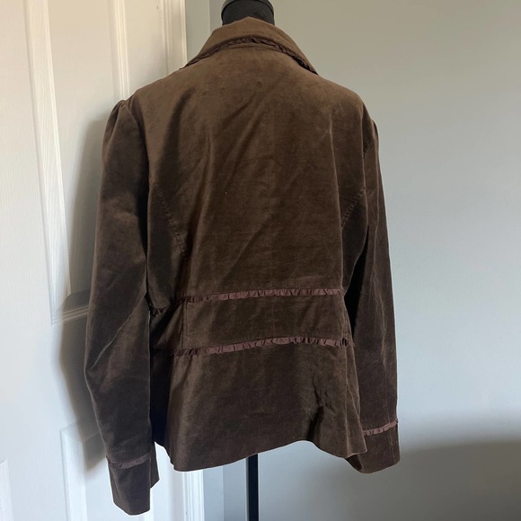 Stylish Velvet Brown Blazer with Detail- Size 18 - Picture 2 of 4